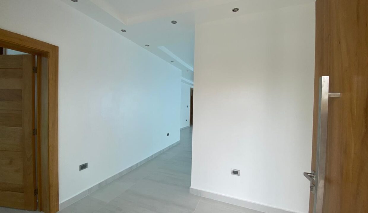 WhatsApp Image 2025-04-12 at 4.04.29 PM (1)