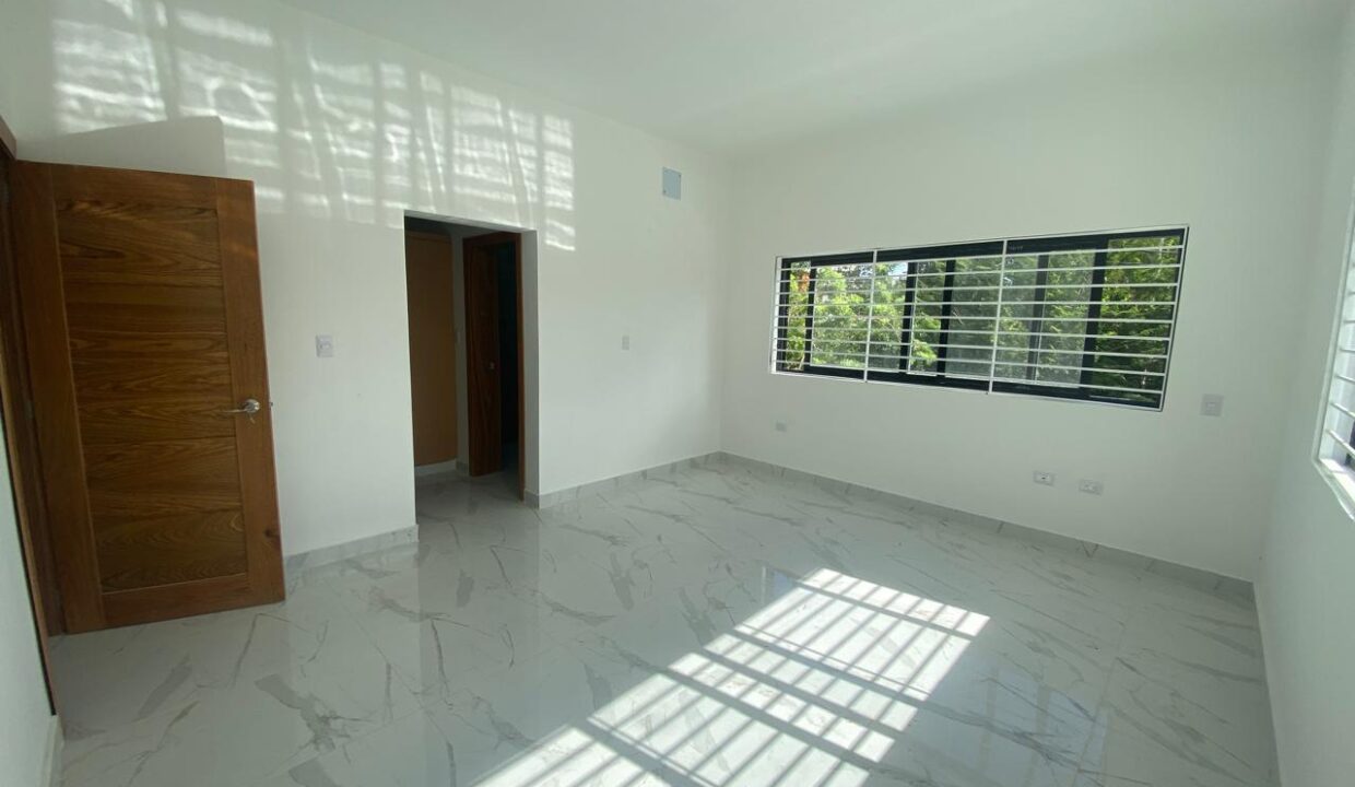 WhatsApp Image 2024-10-18 at 3.56.02 PM (4)