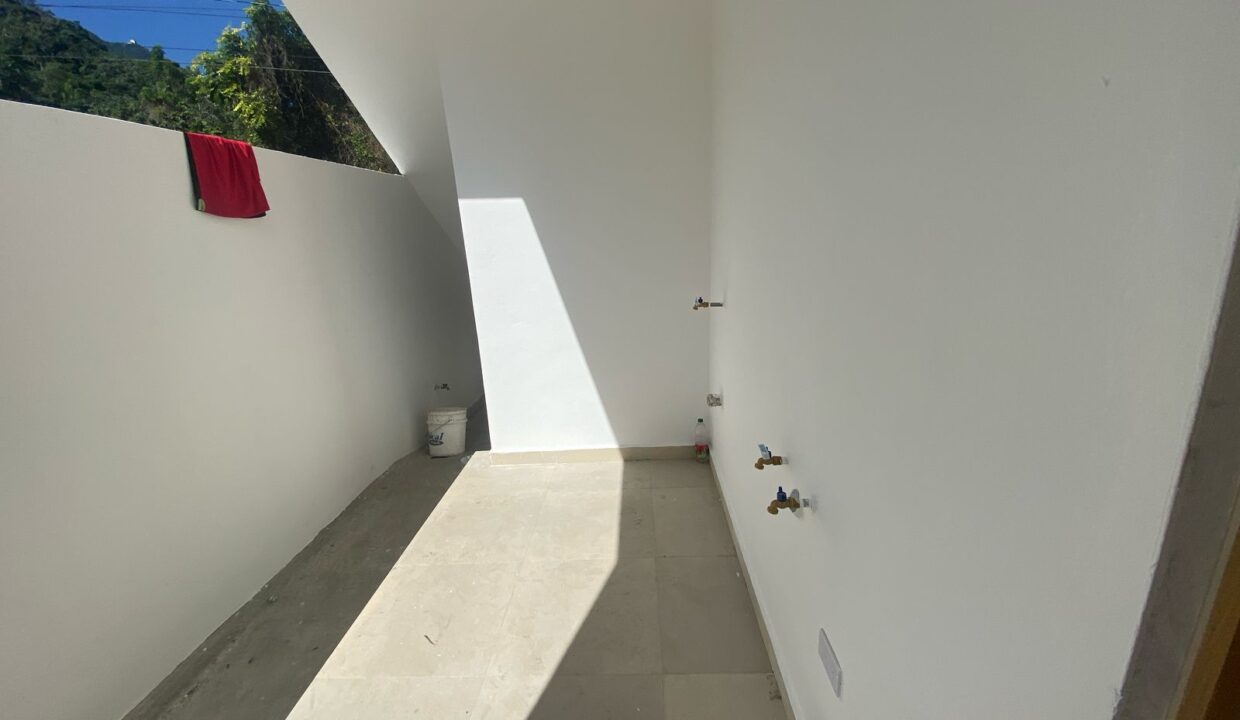 WhatsApp Image 2025-03-03 at 2.57.37 PM (1) - copia