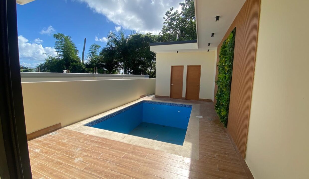 WhatsApp Image 2025-11-13 at 4.31.21 PM (5)